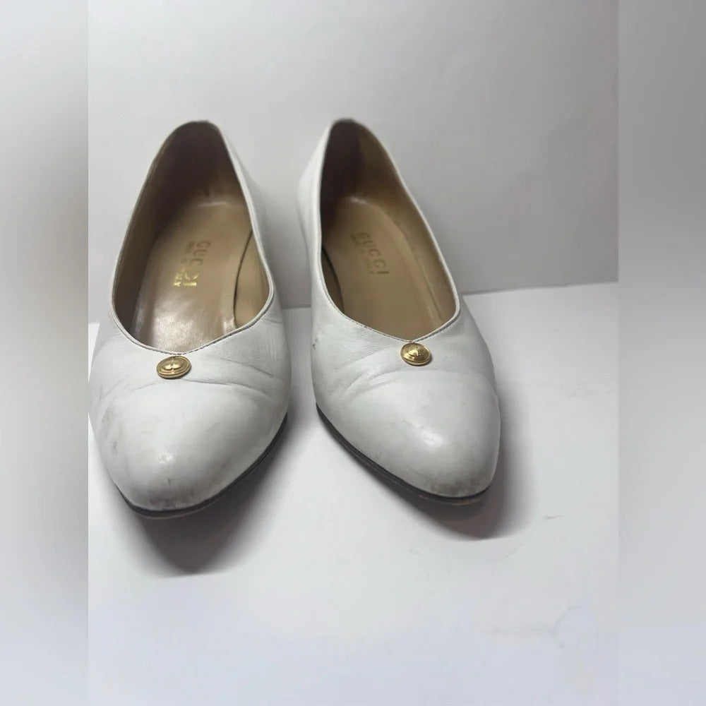 Vintage Gucci White Low Pump Heel with Gold Details