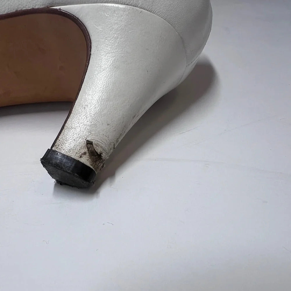 Vintage Gucci White Low Pump Heel with Gold Details