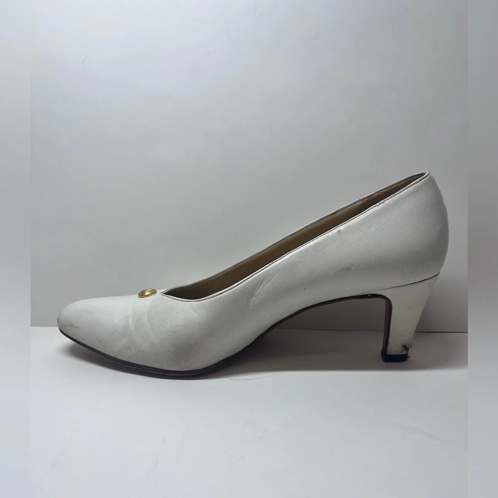 Vintage Gucci White Low Pump Heel with Gold Details