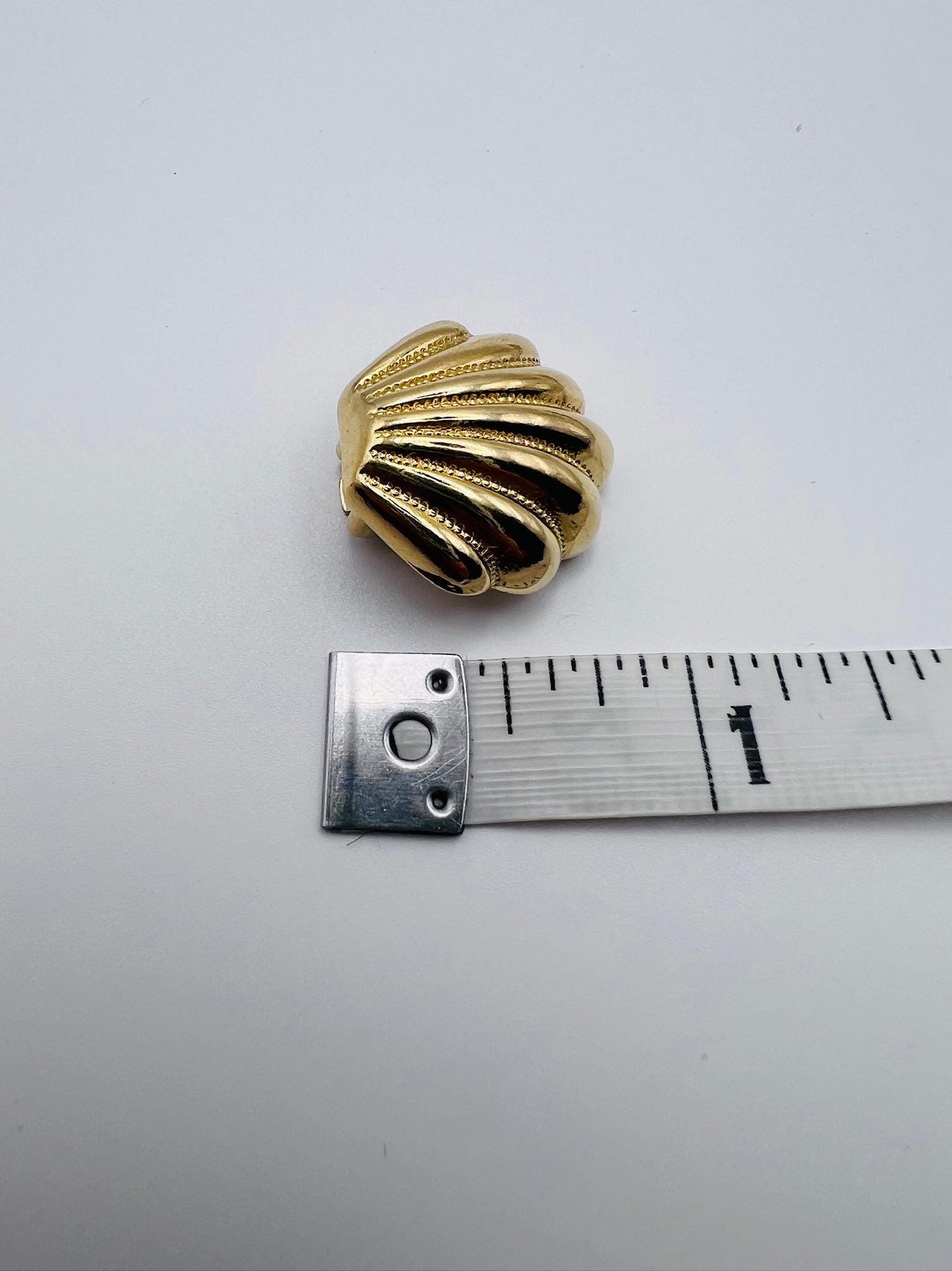 Vintage Gold Tone Shell Earrings Clip On Studs