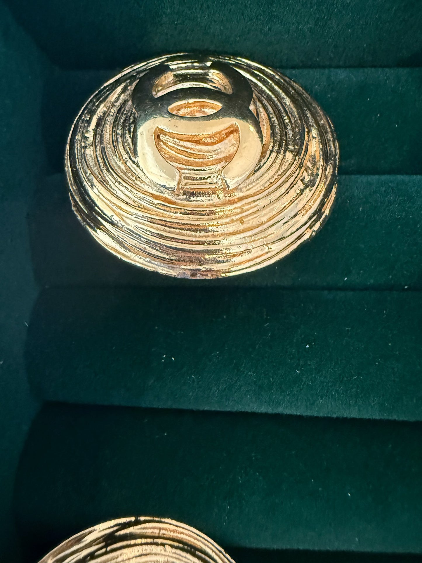 Vintage Chanel 1988 XL Disc Ripple Earrings Hallmark Clip-on Karl Lagerfeld