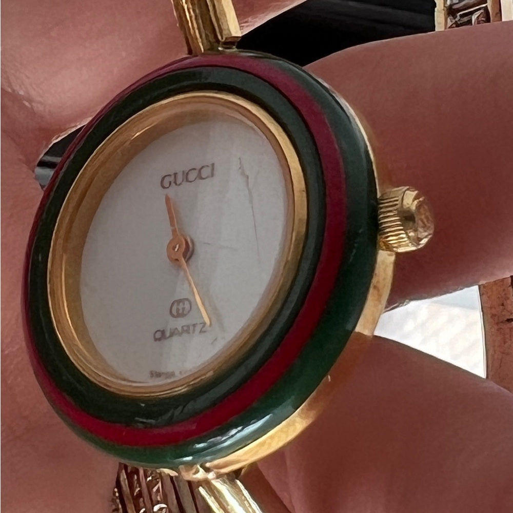 Authentic Vintage Gucci Change Bezel Gold Tone Watch