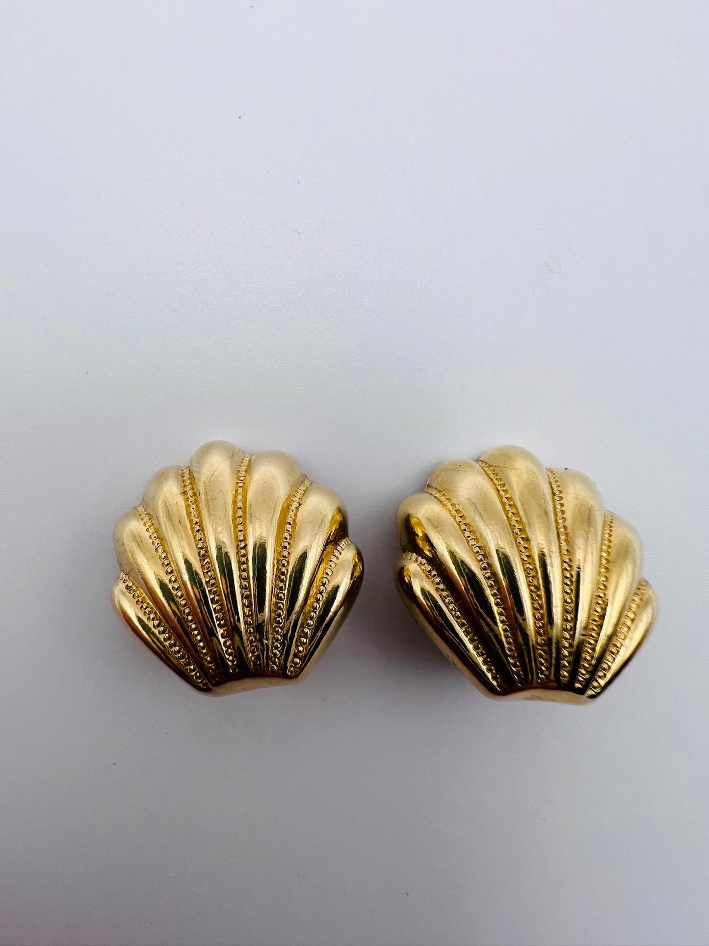 Vintage Gold Tone Shell Earrings Clip On Studs