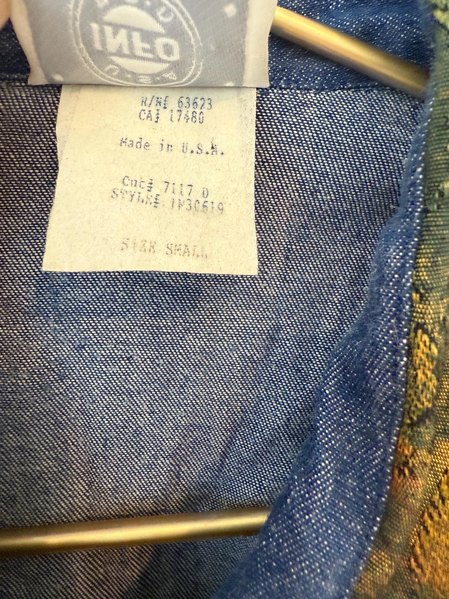 Vintage denim western USA info button down small 90s